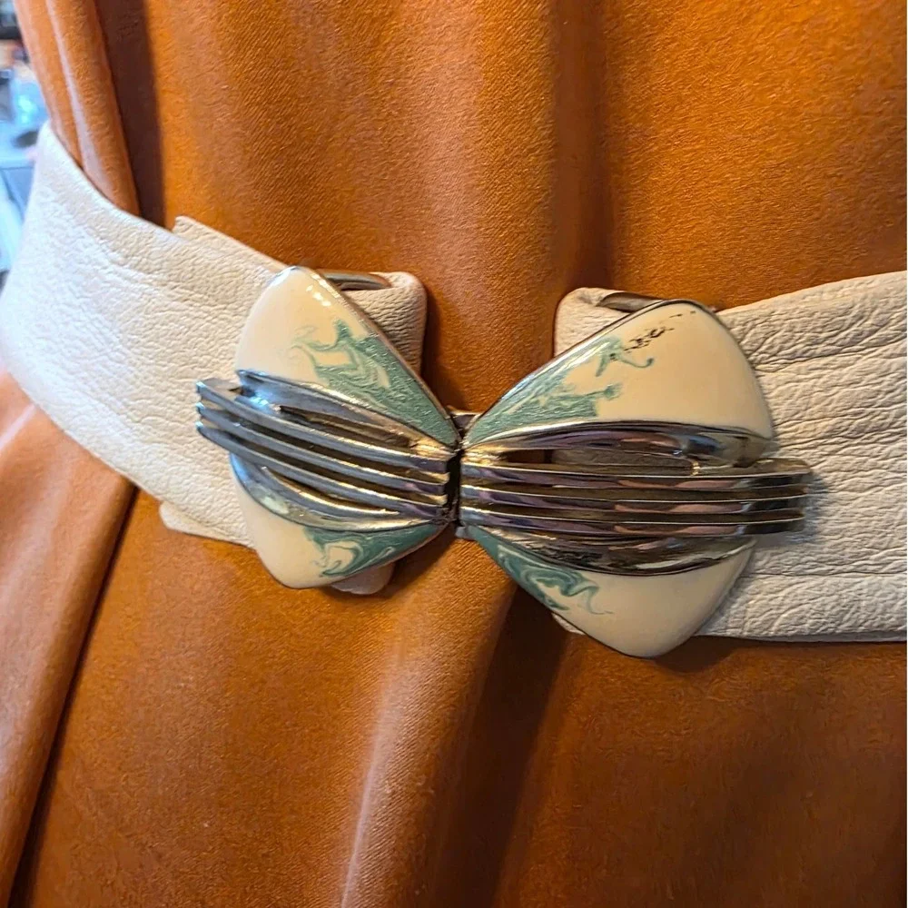 Unbranded vintage cream